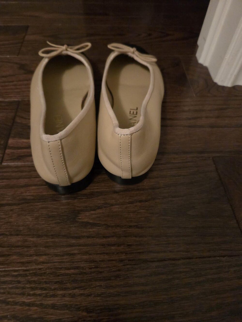 CHANEL Two-Tone Leather Cap-Toe Ballet Flats in Beige and Black - Picture 4 of 7